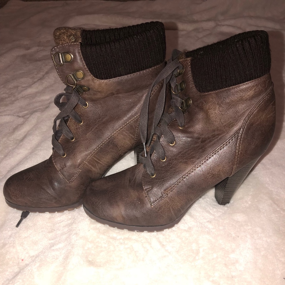 Heel boots